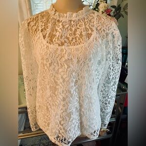 Koko + Mason NWT White Lace Top with Removable Camisole. Size M. Glamorous 😍